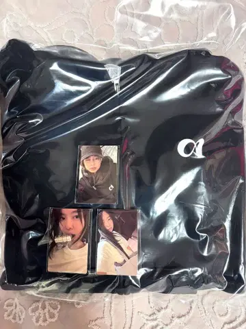 Jennie ZEN SERIF 집업 후디 트레이딩 카드 3장