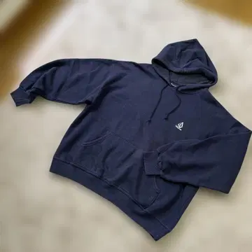 Volcom 네이비 후드티