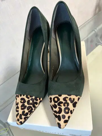 [ RANDA ] 송치 절개 디자인 힐 25.5cm