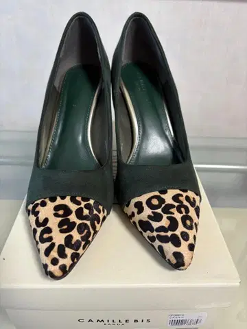 [ RANDA ] 송치 절개 디자인 힐 25.5cm