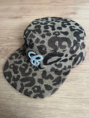 필박스 Capper eight 레오파드 무늬 캡