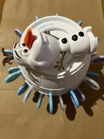 타카라토미 겨울왕국 올라프 위기일발