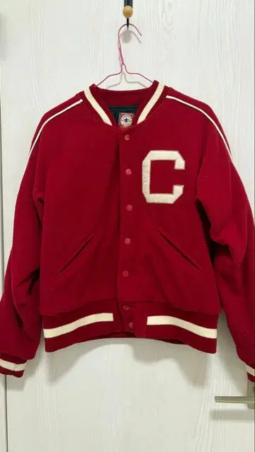 Converse 빨간색 바시티 자켓 M 사이즈 C 로고