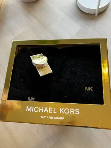 마이클 코스 니트 모자와 머플러 세트 Michael Kors