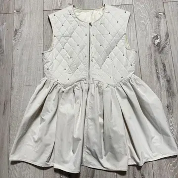 Rirandture 화이트 퀼팅 베스트 펄