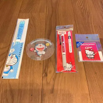 도라에몽 헬로키티 굿즈 세트