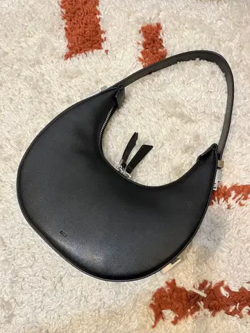 OSOI TONI MINI 가죽 블랙 핸드백