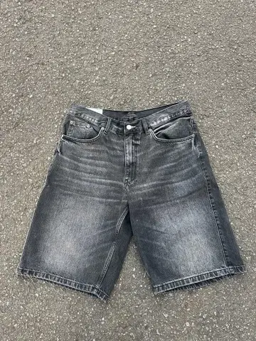 ZARA 블랙 데님 숏팬츠