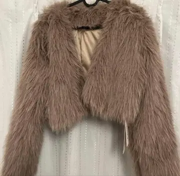 베이지 퍼 크롭 자켓 미사용 새상품