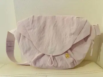 Lululemon Curved Crossbody Bag 핑크 새상품