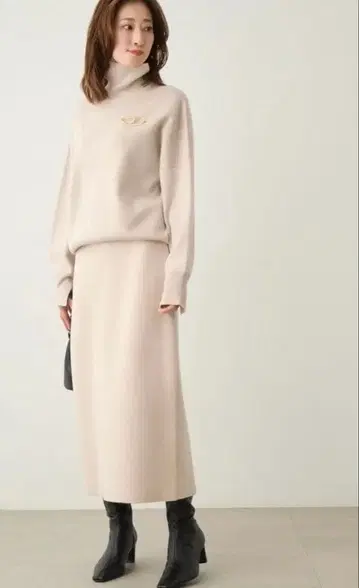 미라 오웬 니트 셋업