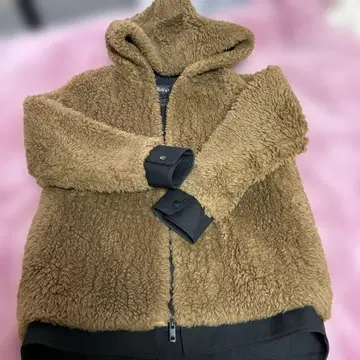 더 리라쿠스 보아 모즈 코트