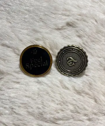 TWICE 공식 배지 세트