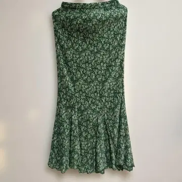 코코딜 그린 컬러 꽃무늬 플레어 스커트