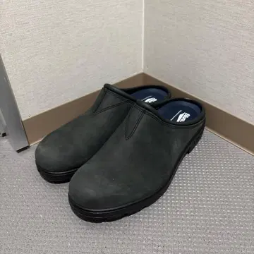 블런드스톤 다크 그레이 (블랙) 클로그 샌들