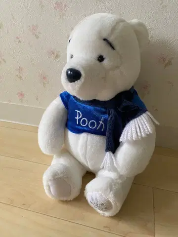 화이트 봉제 인형 Pooh 한정 레어