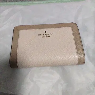 #케이트#스페이드#kate#spade#지갑#지갑#베이지#화이트