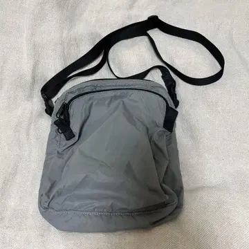 마가렛호웰 숄더백