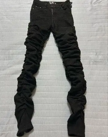 GUAPI ALL BLACK SUPER STACKED DENIM