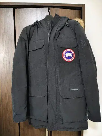 Canada Goose Arctic Program 블랙 다운 자켓