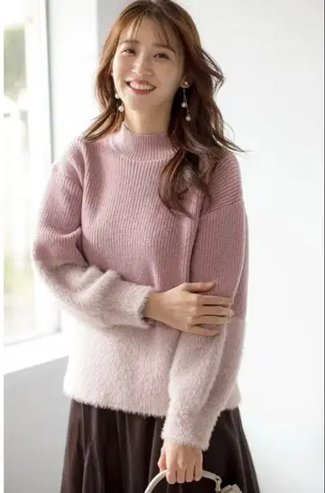 새상품 ANY SIS [세탁 가능] 그라데이션 페더 니트