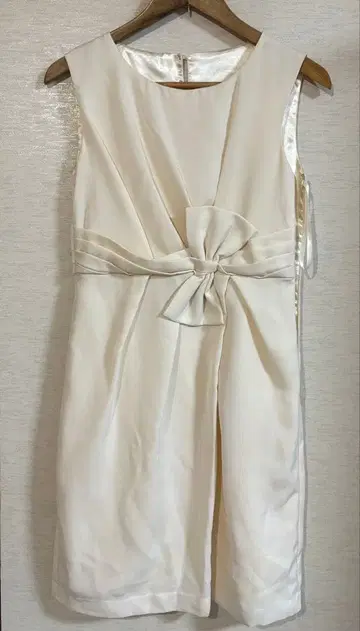 슬리브리스 드레스 2차 모임 드레스 파티 드레스 아이보리 화이트