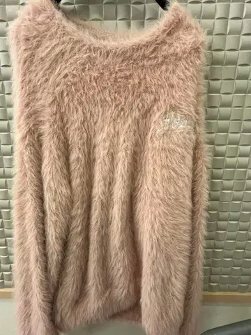 MOBB 핑크 복슬복슬 스웨터