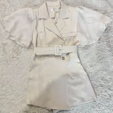 랜디 화이트 미니 원피스 반팔 벨트 포함