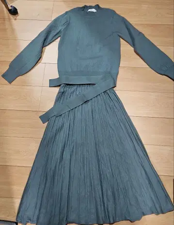 BEAMS 리브 니트 셋업 그린