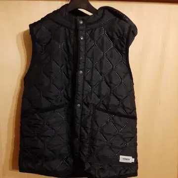 ARMEN 블랙 다운 베스트 사이즈 2