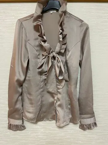 나라 까미체 초미품 새틴 더블 프릴 리본 긴팔 블라우스