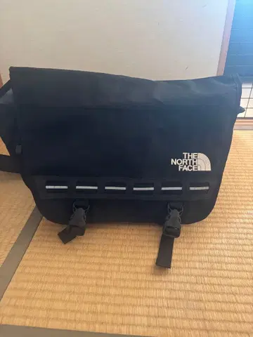 THE NORTH FACE 메신저 백 블랙