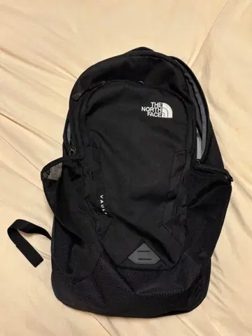 새상품급 THE NORTH FACE VAULT 블랙 백팩