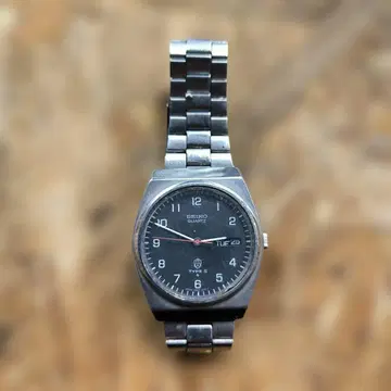 세이코 쿼츠 시계 블랙 다이얼