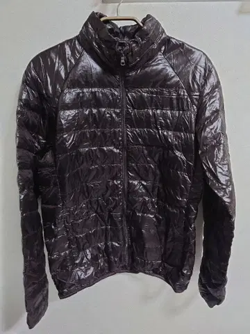 유니클로 울트라 라이트 다운 자켓 브라운 M 중고