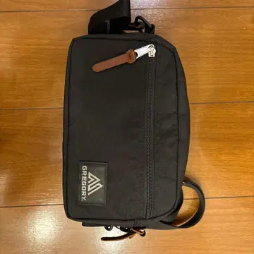 GREGORY 블랙 숄더백 M 사이즈