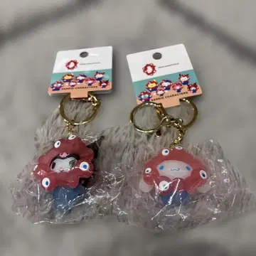 산리오 미야쿠미야쿠 콜라보 쿠로미 시나모롤 클리어 키링