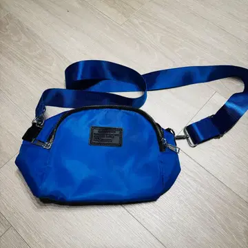 파랑 나일론 숄더백