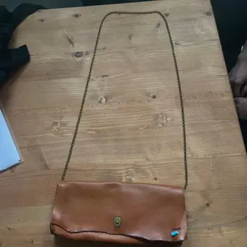 브라운 가죽 숄더백 플랩식