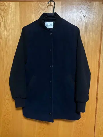 네이비 x 블랙 플리스 버튼 자켓 바시티 자켓