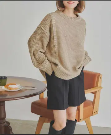 배색 스티치 니트