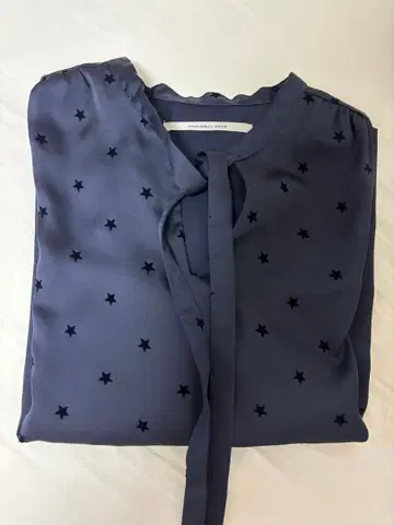 [ ANGLOBAL SHOP ] 별 패턴 보타이 블라우스