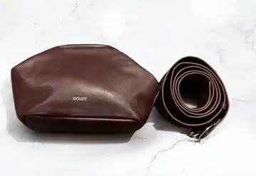 [택 포함 새상품] nouer  크로스바디백 크림슨