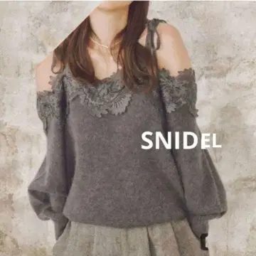 스나이델 레이스 오프숄더 긴팔 니트 오프숄더 니트 그레이