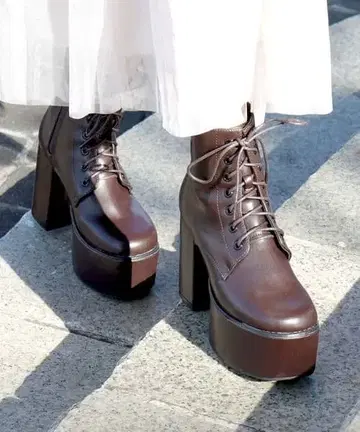 LOVEHUNTER 경량 통굽 스퀘어토 와이드 힐 스트레치 부츠 M