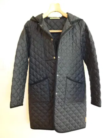 트래디셔널 웨더웨어 퀼팅 코트 후드 부착 블랙 34