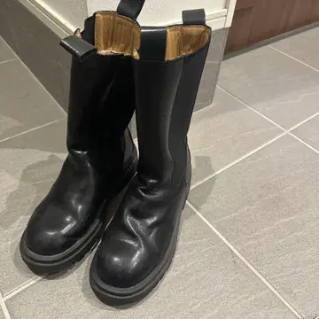 블랙 가죽 사이드 고어 부츠