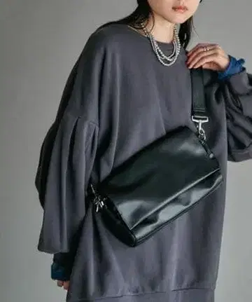 렙심 플랩 바디백