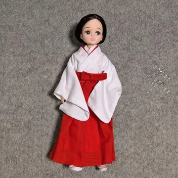 무녀 리카짱 인형