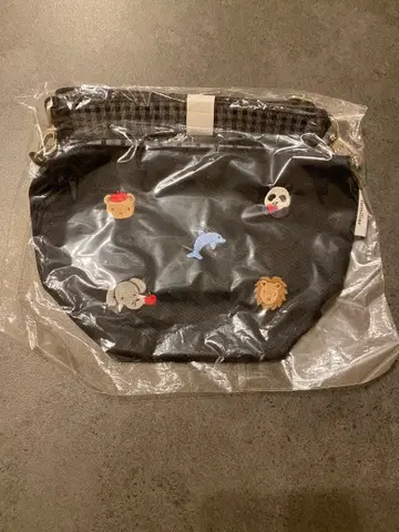 [ 미개봉 새상품 ] 미니백 familiar x 어드벤처 월드